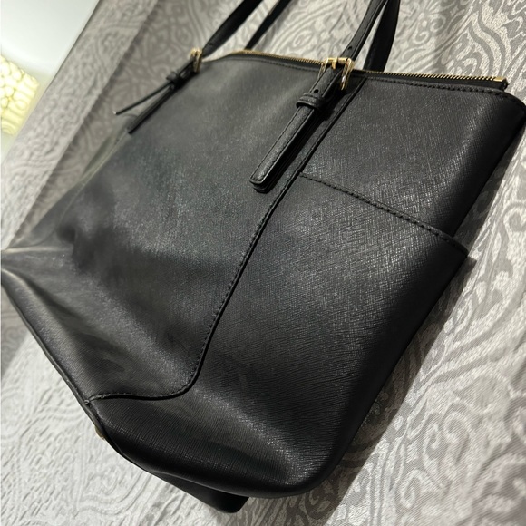 MK Purse - Picture 5 of 10